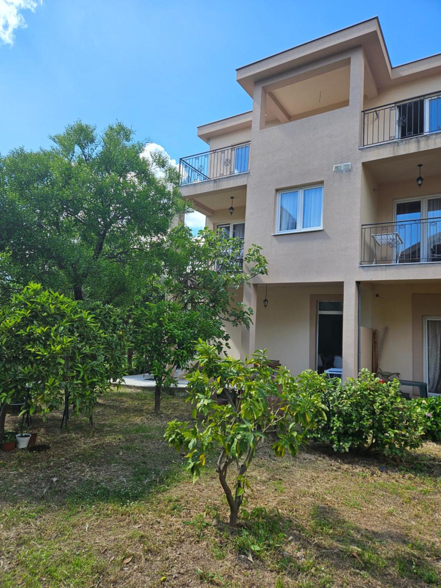 Casa M Apartment Тиват Екстериор снимка