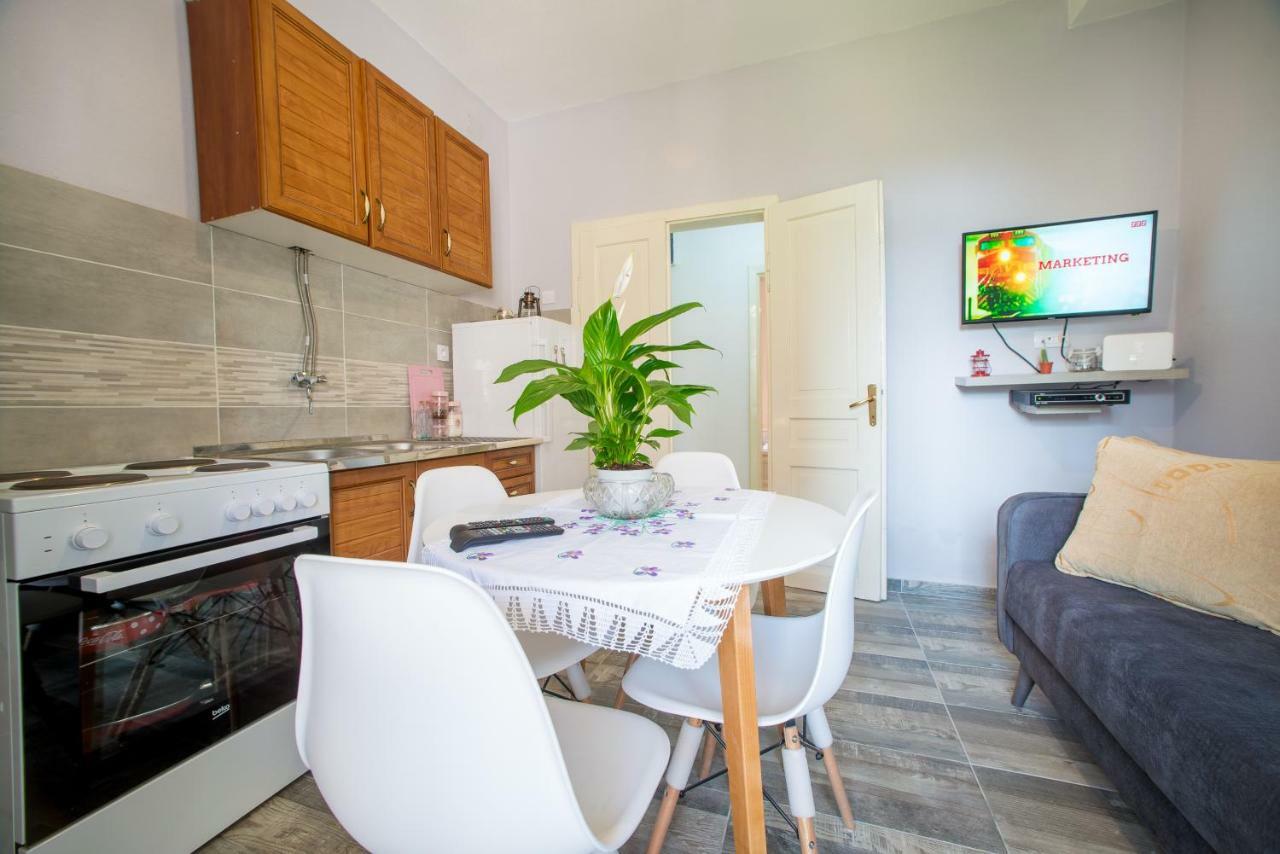 Casa M Apartment Тиват Екстериор снимка
