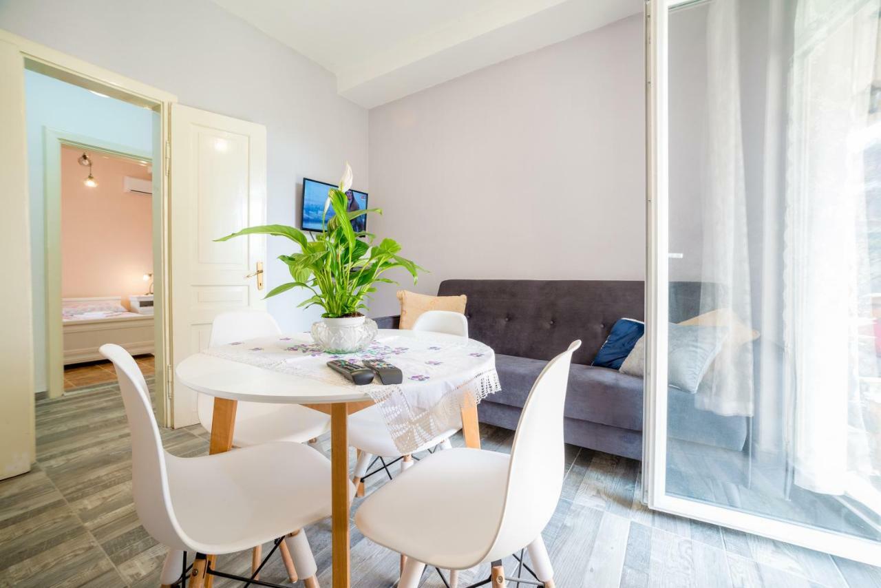 Casa M Apartment Тиват Екстериор снимка